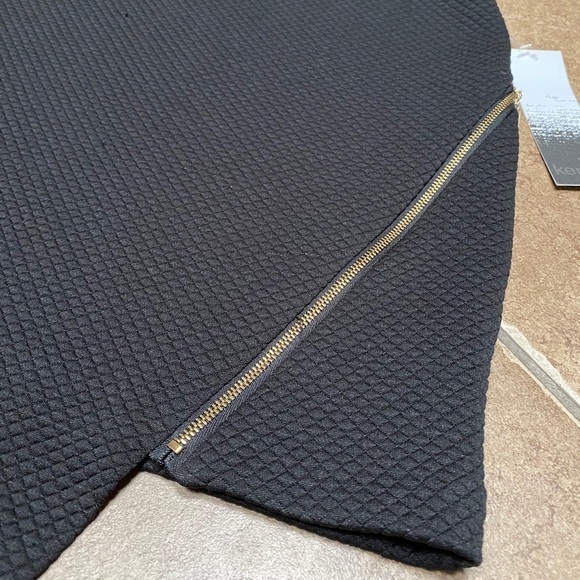 NWT Kensie quilted Black mini skirt size XS - Picture 3 of 5